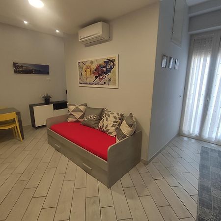 Casa Vacanze Zia Rose เนเปิลส์ ภายนอก รูปภาพ