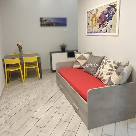 Casa Vacanze Zia Rose เนเปิลส์ ภายนอก รูปภาพ