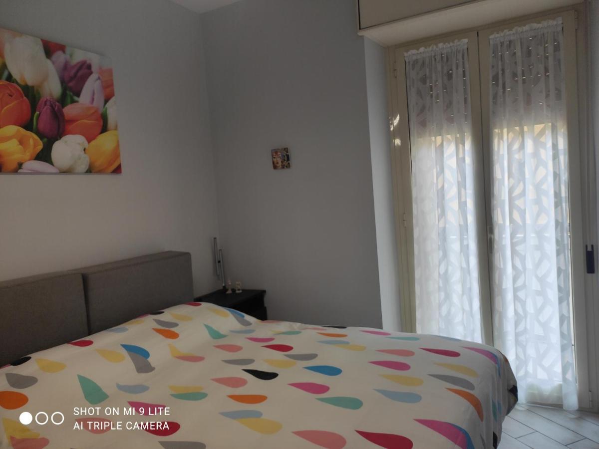 Casa Vacanze Zia Rose เนเปิลส์ ภายนอก รูปภาพ