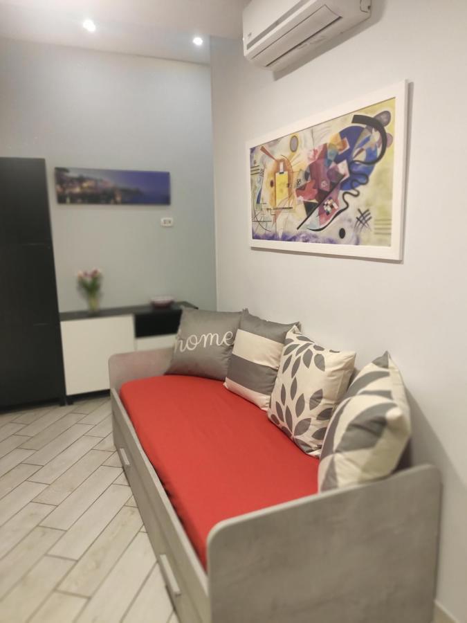 Casa Vacanze Zia Rose เนเปิลส์ ภายนอก รูปภาพ