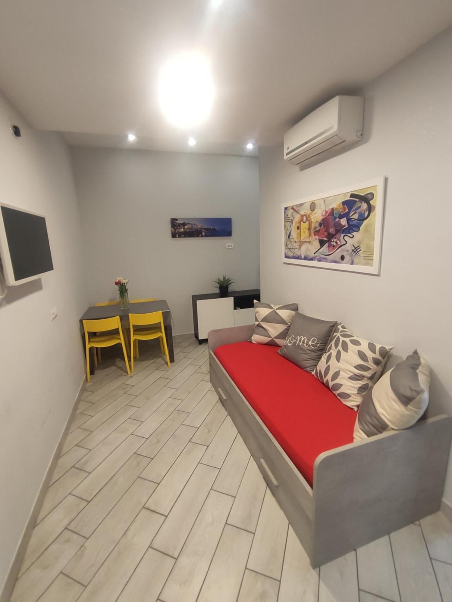 Casa Vacanze Zia Rose เนเปิลส์ ภายนอก รูปภาพ